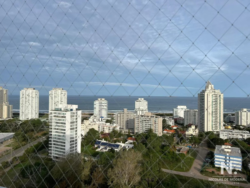 Apartamento De 2 Dormitorios En Roosevelt - Punta Del Este