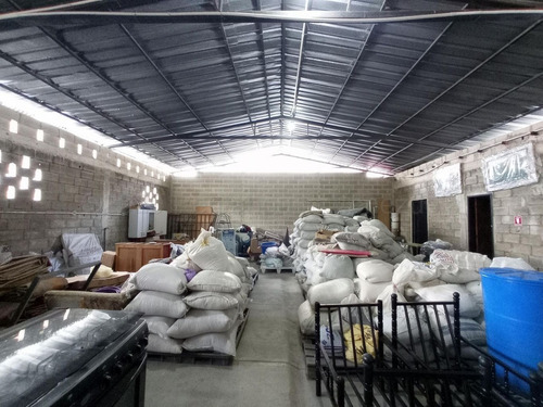 Imagen 3 de 12 de Galpon Con Casa Y Oficinas En Venta Av Aragua Nv