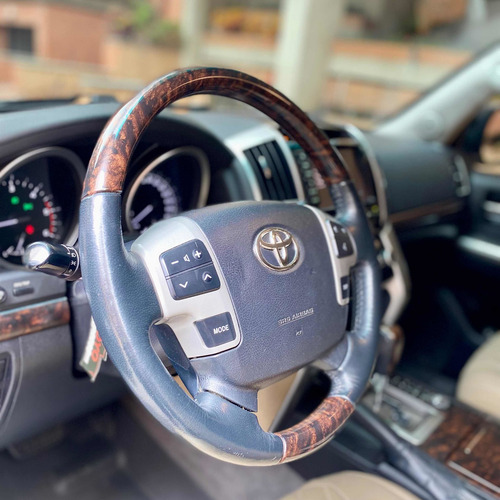 Imagen 11 de 13 de Toyota Land Cruiser 2013 4.5 Elite Lc200