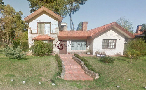 Imagen 1 de 19 de Hermosa Casa De Dos Plantas En La Arbolada - Punta Del Este La Arbolada