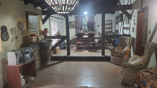 Casa Sobre Lote Propio Con Jardin Y Pileta A Refaccionar