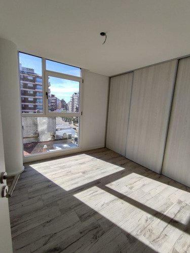 Imagen 10 de 17 de Departamento En Venta En Playa Varese