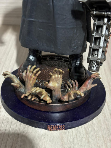Nemesis Resident Evil 3 Action Figure