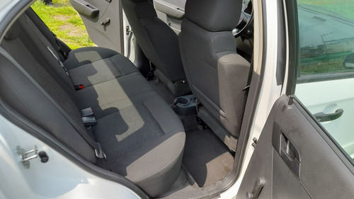 Imagen 15 de 15 de Chevrolet Aveo 2018 1.6 Ls Mt