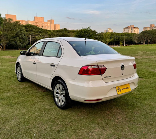 Volkswagen Voyage 1.6 Msi Total Flex 4p