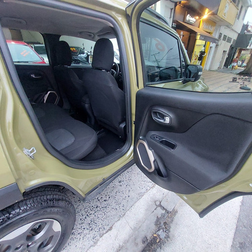 Jeep Renegade 1.8 Flex Aut. 5p