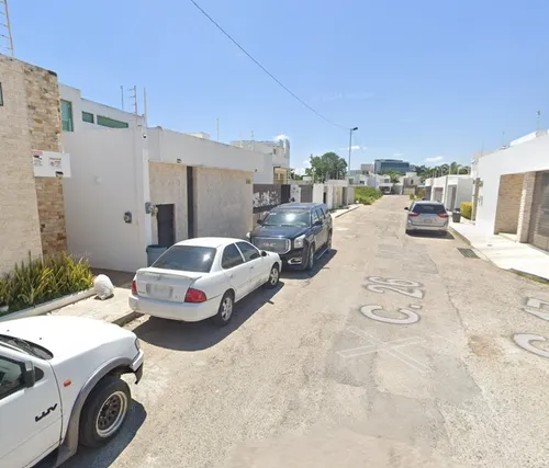 Espectacular Y Amplia Casa, Excelente Ubicación En Col. Altabrisa Mérida ¡¡¡muy Cerca Del Tren Maya!!! -no Créditos- Jagr