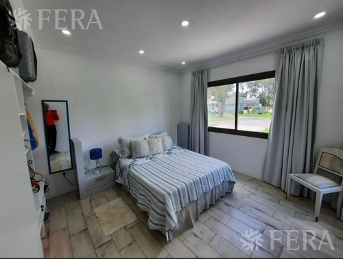 Imagen 10 de 26 de Venta Casa 4 Ambientes Con Galería Con Parrilla Y Fondo Libre Con Piscina En La Candida (30702)