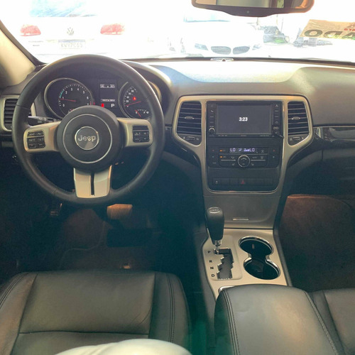Jeep Grand Cherokee 3.6 Laredo 4x4 V6 24v Gasolina 4p