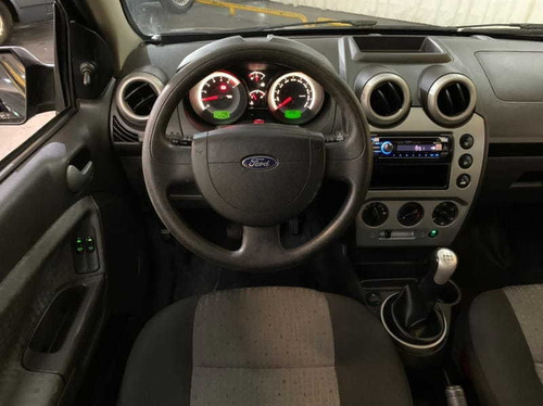 Ford Fiesta 1.6 8v Flex 4p Manual