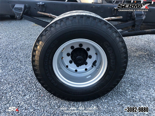 Imagem 10 de 12 de Ford Cargo 1317