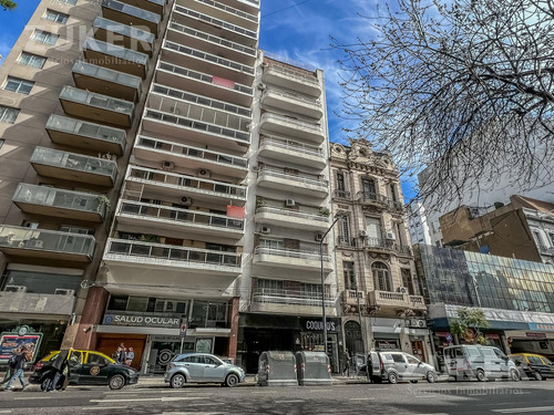 Venta Departamento 4 Amb. Con Dependencia A 50 Mt De Av. Cordoba Apto Credito