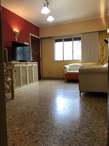 Casa En Venta 4 Ambientes Amplios, Jardin, Pileta, Terraza, Cochera Para 2 Autos
