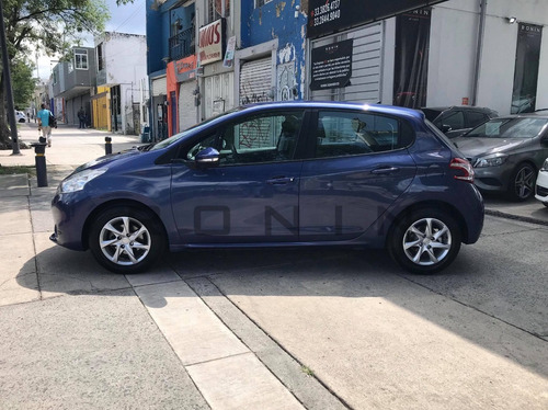 Imagen 5 de 14 de Impecable Peugeot 208 1.6 Active Ac Tela Mt