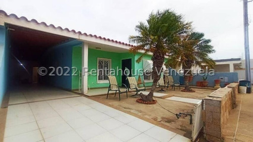 Imagen 2 de 12 de Casa En Venta Ubicada En Buena Zona De La Puerta Maraven, Punto Fijo. Cod Flex 23-5760