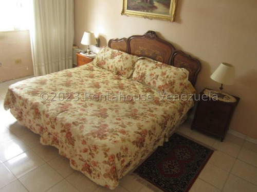 Imagen 10 de 24 de Casa En Venta El Cafetal Caracas. En Calle Cerrada Con Vigilancia