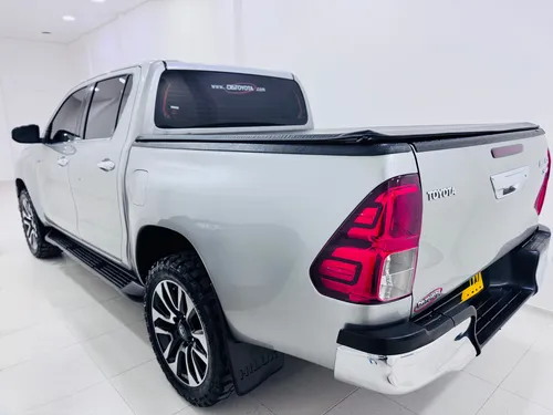 Hilux Srv 2.8 Aut Revo