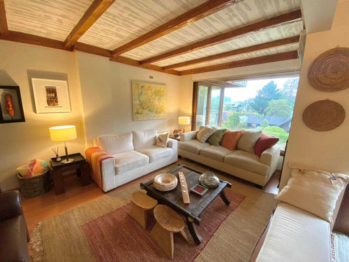 Vendo Amplio Departamento Duplex Pucon (90988)