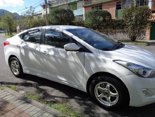 Flamante Hyundai New Elantra 4p 1.8 Ac 2012