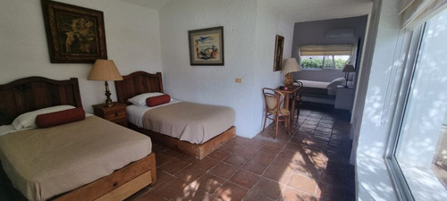 Casa En Venta En Fracc. Colinas De Santa Fe, En Xochitepec, Morelos