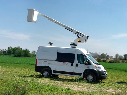 Grua Telescópica De Canastilla / Tipo Van