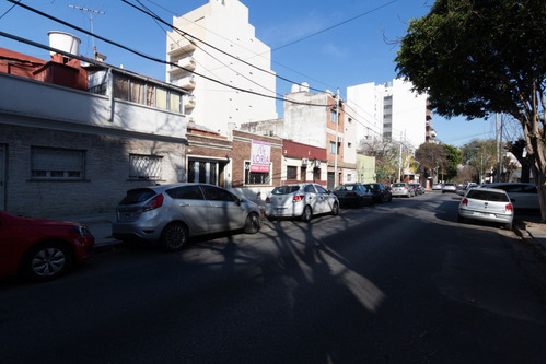 Casa Lote Propio - A Reciclar - Cochera - Parque - Oportunid