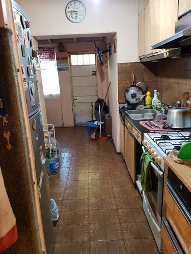 Imagen 6 de 9 de Chalet Ph En Venta En Castelar Norte