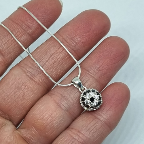 Imagen 3 de 8 de Dije Plata Rodinada Con Cubic Blanco Y Negro Redondo
