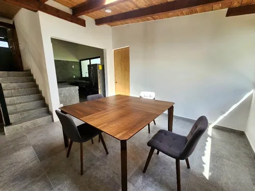 Casa En Renta En Colonia Avándaro, Valle De Bravo, Estado De México