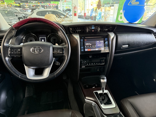 Toyota Hilux SW4 2.7 SRV 7 LUGARES 4X2 16V FLEX 4P AUTOMÁTICO