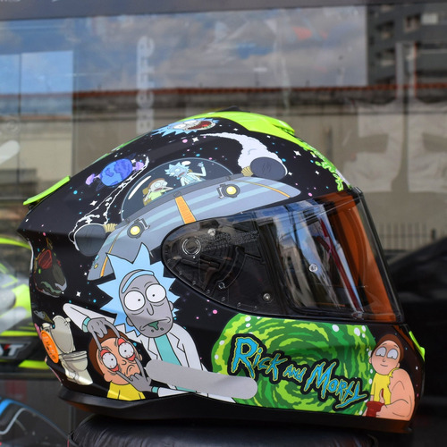 Casco Norisk Strada Rick and Morty con visera, color negro, diseño de Ricky and Morty, talla 61/62