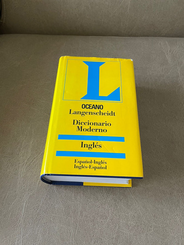 Diccionario Moderno Español - Inglés. 