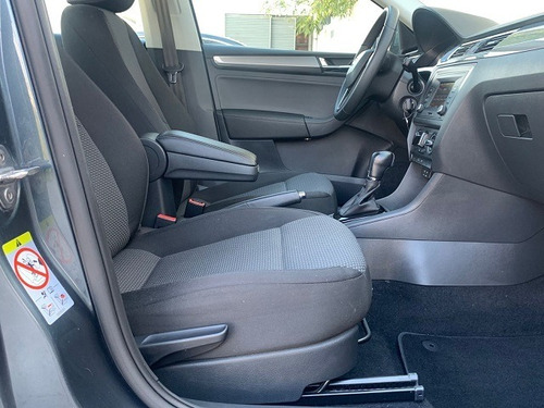 Imagen 3 de 13 de Seat Toledo Style 1.4 4 Puertas