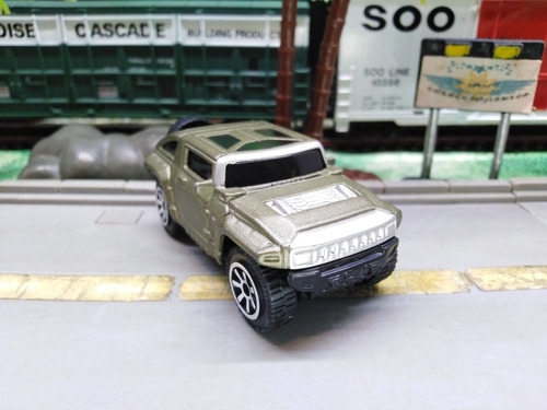 Hummer H3 Concept Maisto 1/64 Usado 