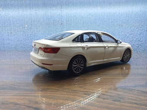 Volkswagen Jetta/sagitar Escala 1/18 1:18 1 18 Blanco (Usado)