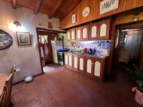 Cabaña En Barrio La Florida Con Añosa Arboleda.