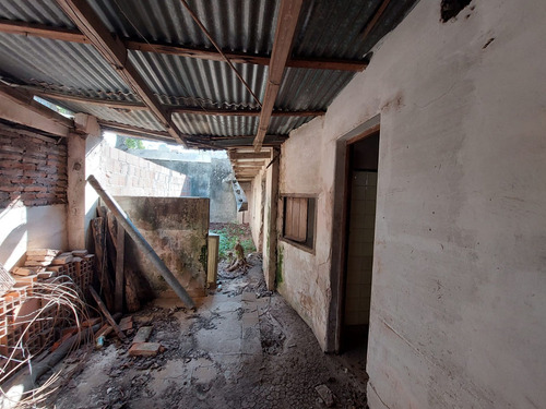 Venta De Terreno Ubicado En Calle Pellegrini 2000