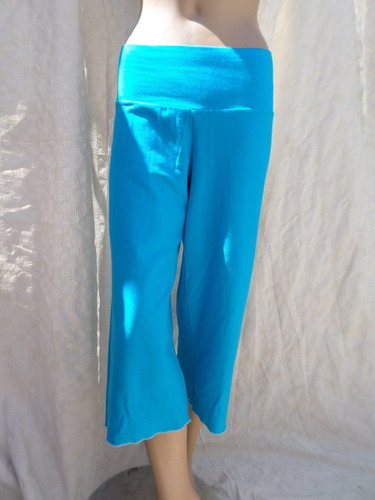 Imagen 4 de 9 de Pantalòn Capri Modal Con Lycra