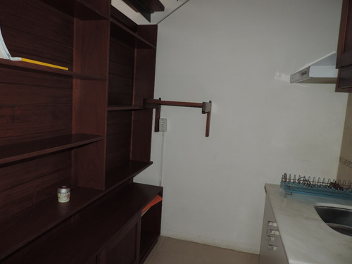 Imagen 2 de 8 de Venta Apartamento En Pleno Centro Con Parrillero Y Cochera