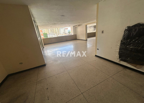 Venta De Apartamento En Altagracia, Cerca De Av Baralt (cliente Directo)(k)