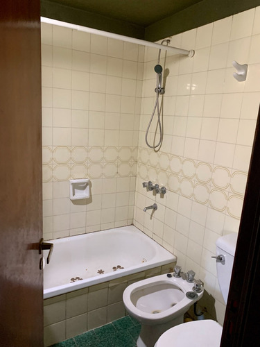 Excelente Casa Zona Golf, 3 Dormitorios 3 Baños Cochera Quincho Cerrado Parrilla Hermoso Parque