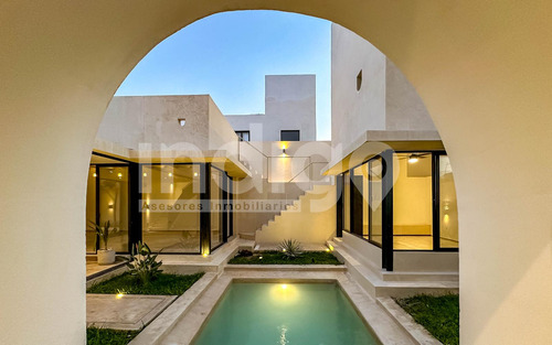 Casa En Venta En Mérida Modelo Nearoma En Privada Xcanatún