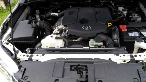 Toyota Hilux 2.8 Cd Srv 177cv 4x4 2016