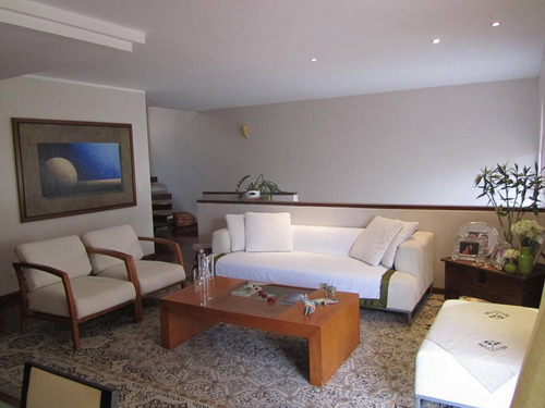 Imagen 2 de 29 de Se Vende Casa 529m2 5h/6b/3p Urb Miranda 2551
