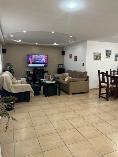 Imagen 2 de 11 de Castelar Norte Chalet 6 Amb Excelente Zona