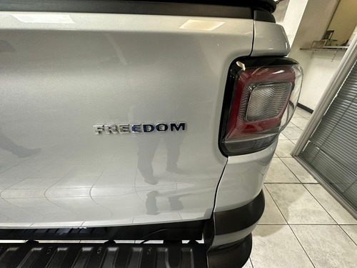 Fiat Strada 1.4 8v Freedom Cd