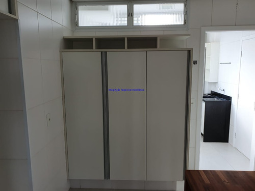 Imagem 28 de 30 de Apartamento 205m², 04 Dormitórios (sendo 01 Suíte), 03 Banheiros E 01 Vaga Na Garagem. Possui Sauna E Lavabo. Condomínio Com Portaria 24hrs, Churrasq - 20071402 - 68171330