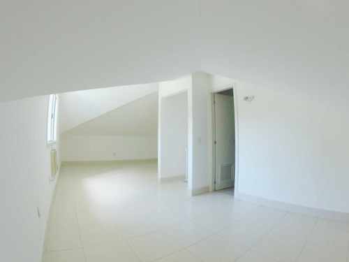 Casa De Condomínio À Venda Na Rua Santa América, Vargem Grande, Rio De Janeiro - Rj - Liv-9692