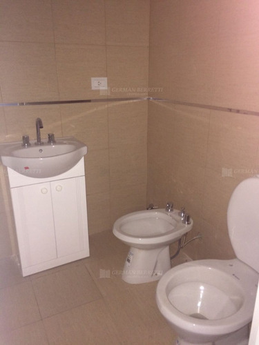 Departamento En Venta Ubicado En Lanús Este, Zona Sur