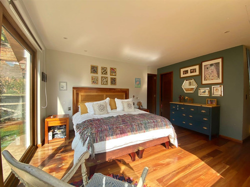 Dos Casas, Una Grande Familiar Y Otra Ideal Para Los Abuelos